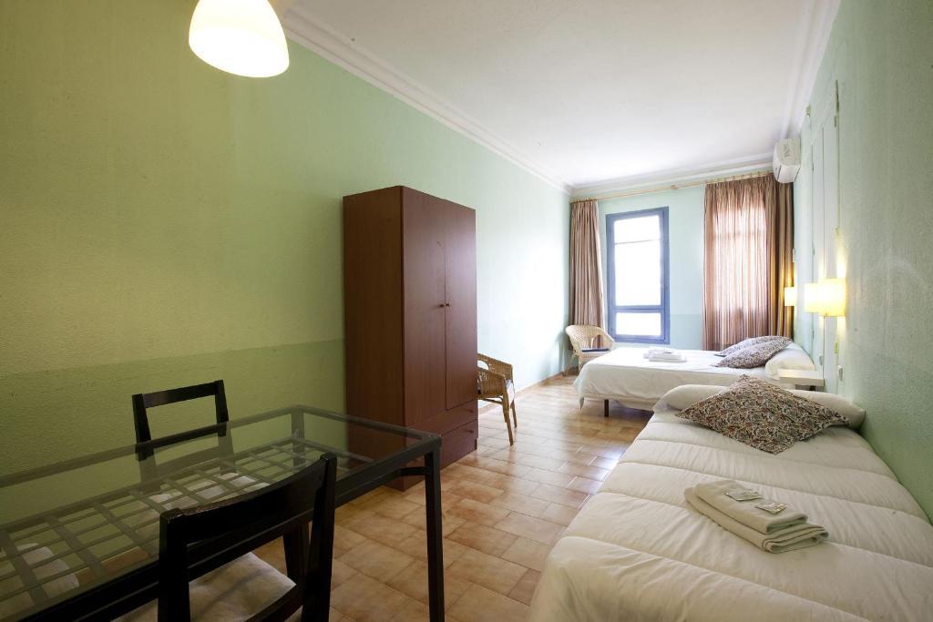 Hostal Agua Alegre Barselona Oda fotoğraf