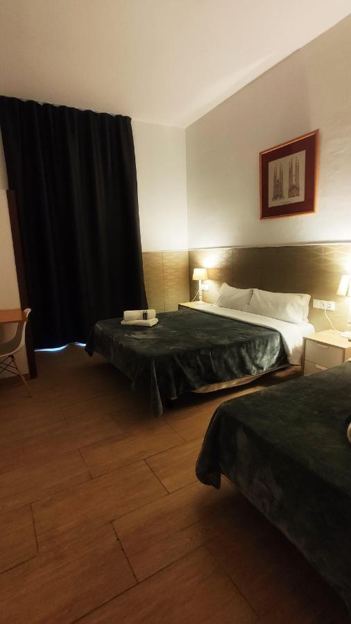 Hostal Agua Alegre Barselona Dış mekan fotoğraf