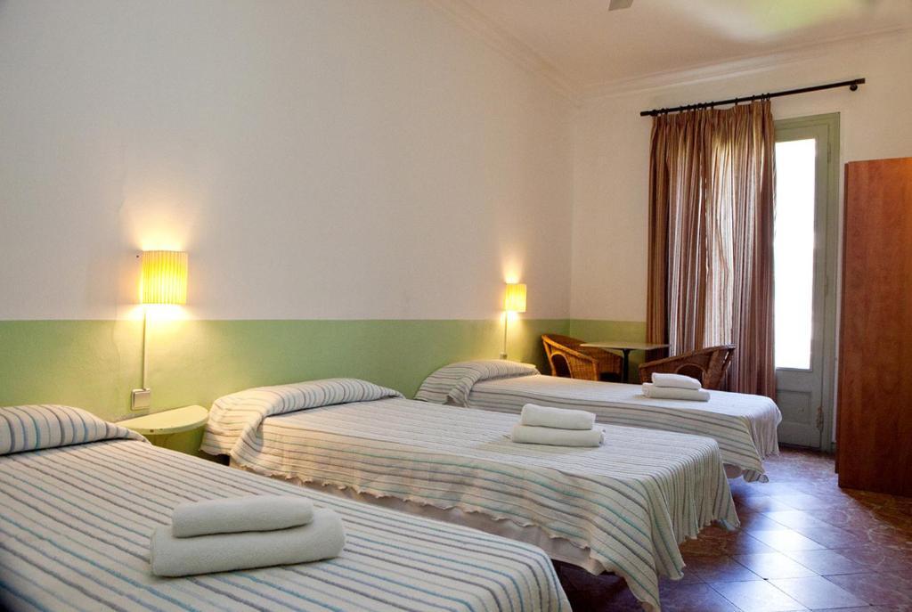 Hostal Agua Alegre Barselona Oda fotoğraf