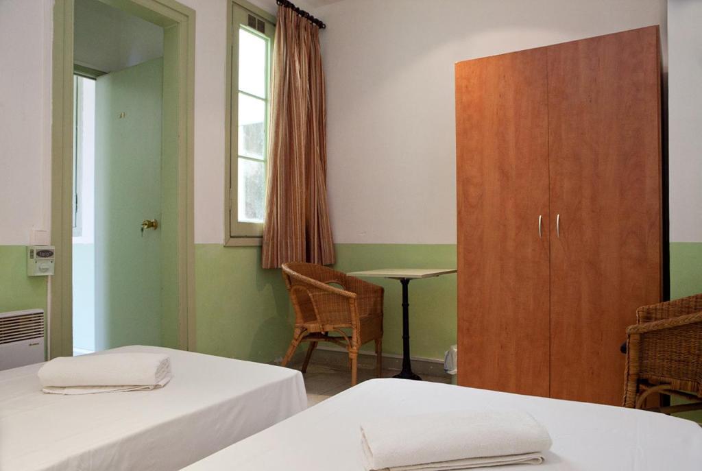 Hostal Agua Alegre Barselona Oda fotoğraf