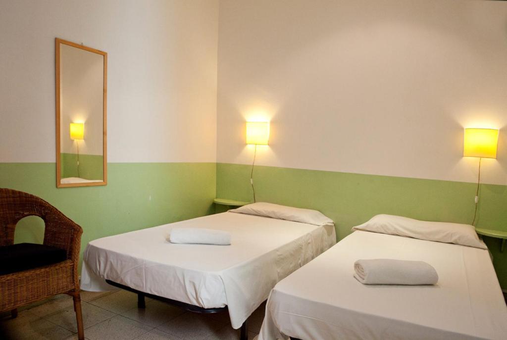 Hostal Agua Alegre Barselona Oda fotoğraf