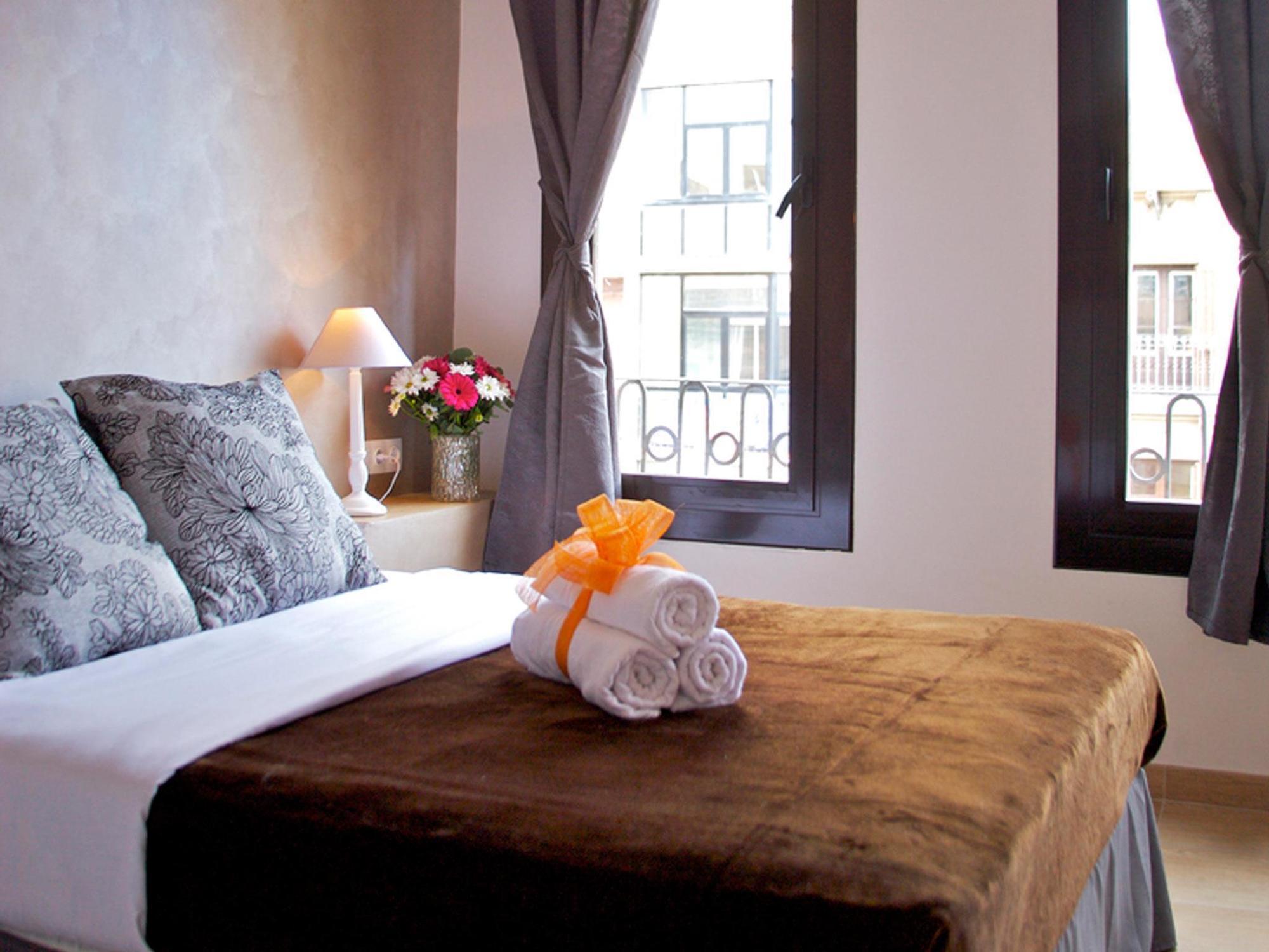 Hostal Agua Alegre Barselona Dış mekan fotoğraf