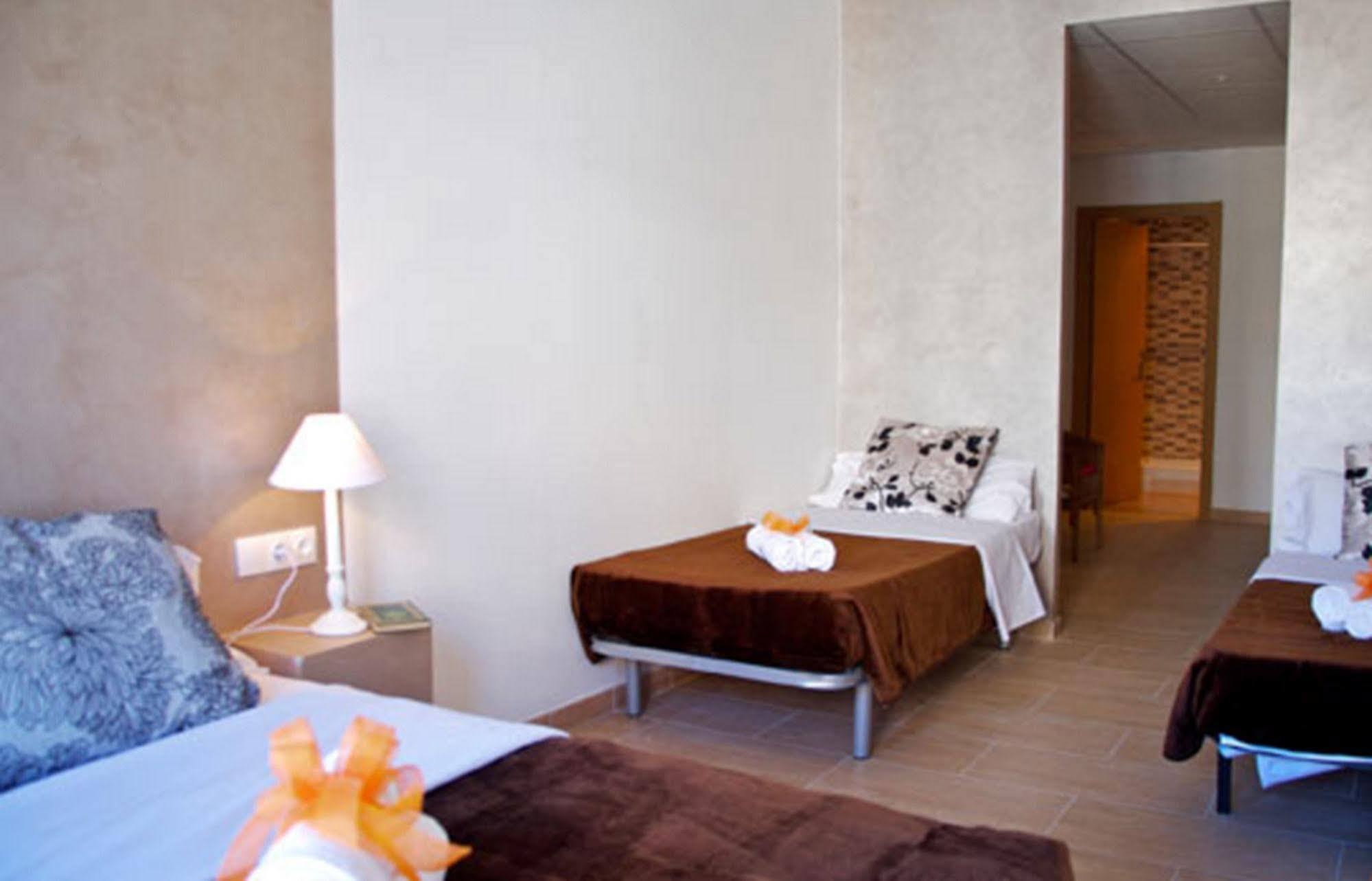 Hostal Agua Alegre Barselona Dış mekan fotoğraf