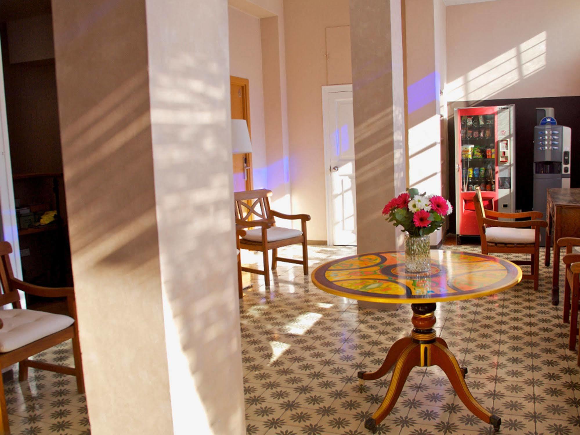 Hostal Agua Alegre Barselona Dış mekan fotoğraf
