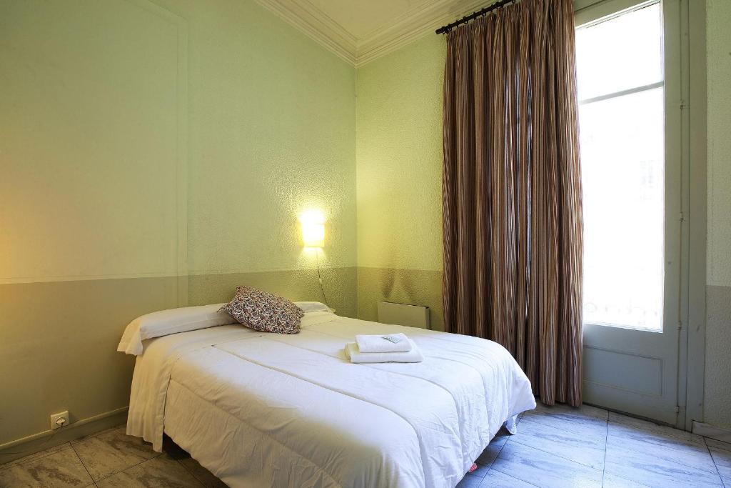 Hostal Agua Alegre Barselona Oda fotoğraf