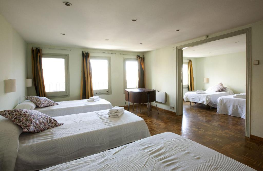 Hostal Agua Alegre Barselona Oda fotoğraf
