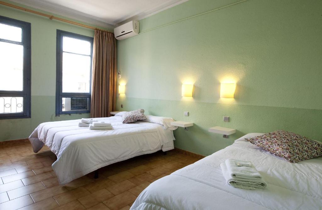 Hostal Agua Alegre Barselona Oda fotoğraf