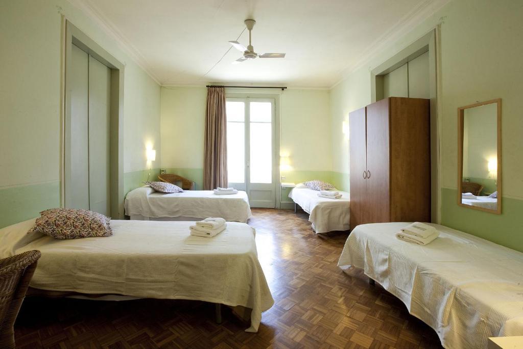 Hostal Agua Alegre Barselona Oda fotoğraf